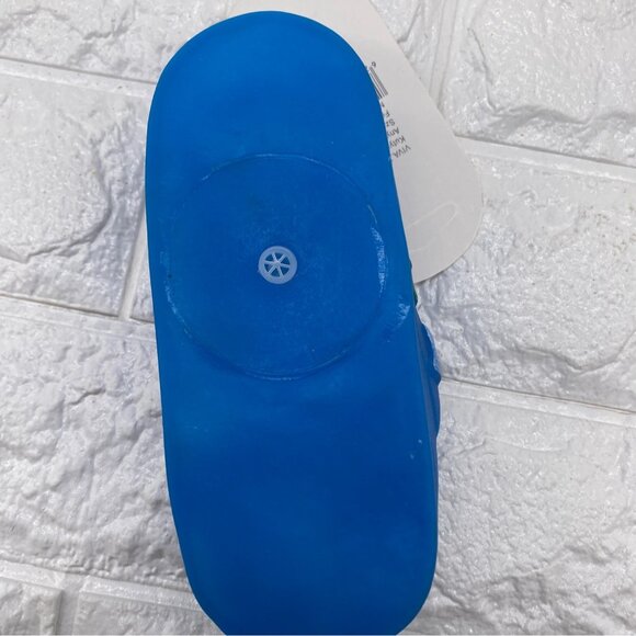 Paw Shoe Squeaky Dog Toy‎ By Viva.Z Blue Rubber Design With Bone & Paw Motifs - Picture 6 of 9